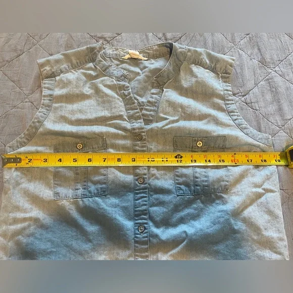 Women’s Sleeveless Belted Shirtdress - Picture 9 of 9